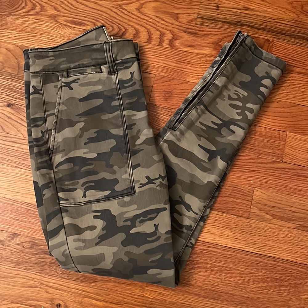 Sanctuary Camo Pant with Stretch
